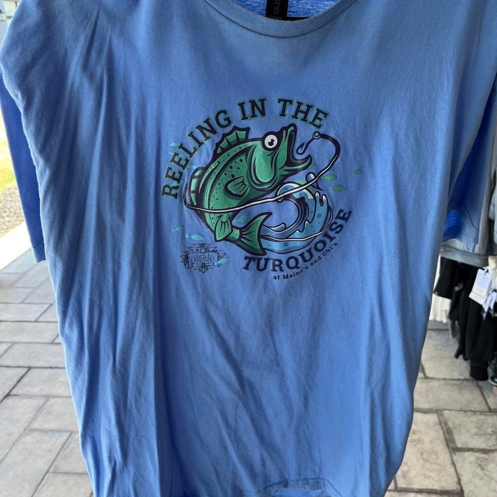 Blue Fishing Graphic Tee Novelty Green Accents Vacation Sz XL - Picture 1 of 3